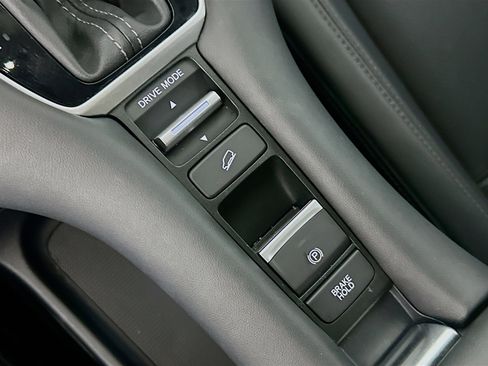 Used 2023 Honda HR-V EX-L image 25