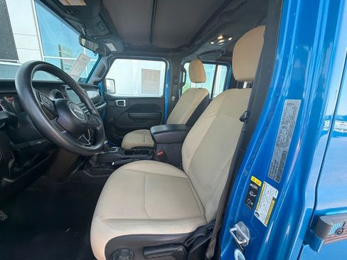 Used 2022 Jeep Gladiator Sport AWD/4WD image 29