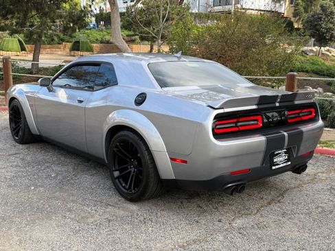 Used 2015 Dodge Challenger SRT w/ Technology Group image 11