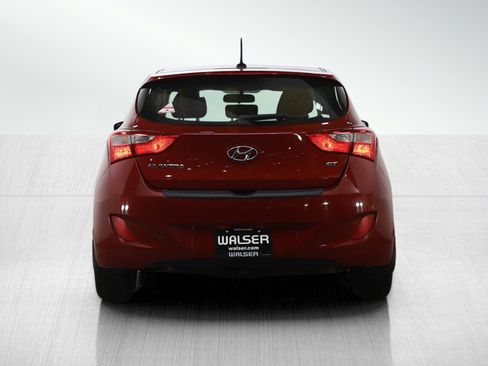 Used 2017 Hyundai Elantra GT image 4