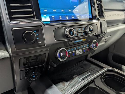 Used 2022 Ford F450 Limited image 28