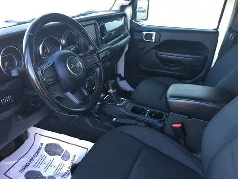 Used 2022 Jeep Gladiator Sport image 15