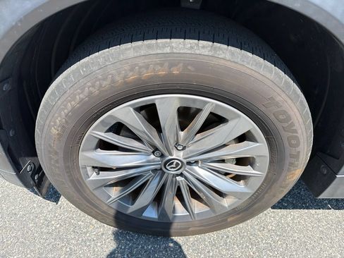 Used 2024 MAZDA CX-90 Plug-In Hybrid w/ Preferred AWD/4WD image 10