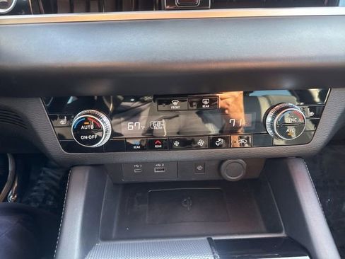 Used 2023 Mitsubishi Outlander SEL image 17