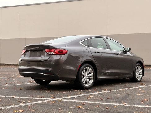 Used 2015 Chrysler 200 Limited image 5