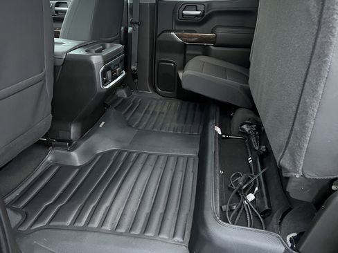 Used 2021 GMC Sierra 1500 Elevation w/ Preferred Package image 19