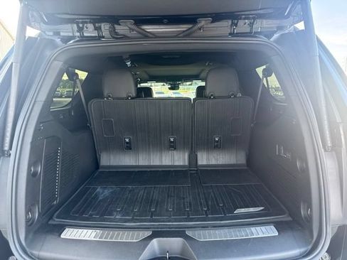 Used 2025 GMC Yukon XL AT4 w/ AT4 Premium Package AWD/4WD image 12