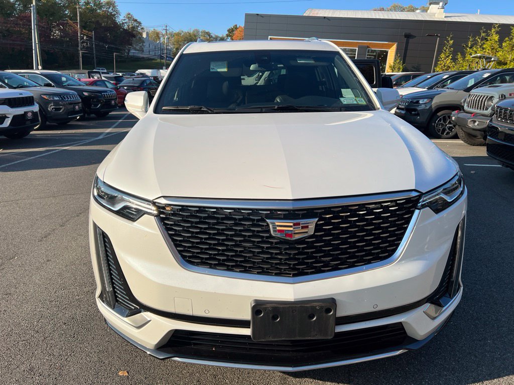 Used 2023 Cadillac XT6 Premium Luxury AWD/4WD image 2