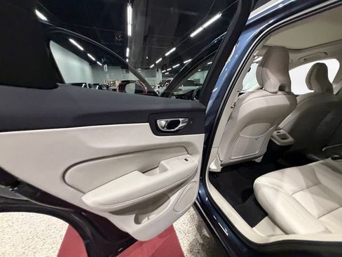 Used 2023 Volvo XC60 B5 Plus w/ Climate Package AWD/4WD image 26