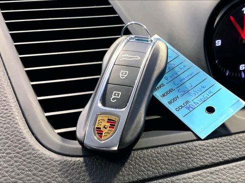 Used 2023 Porsche Cayenne image 21