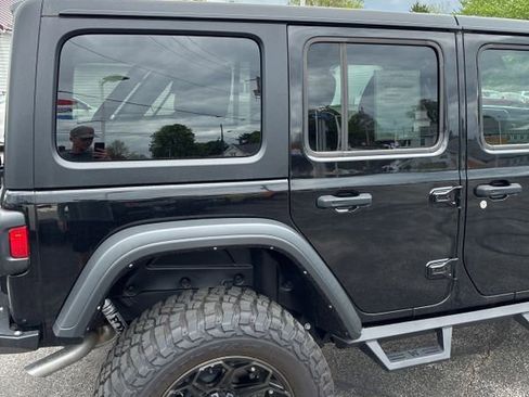 Used 2024 Jeep Wrangler Unlimited Sport AWD/4WD image 12
