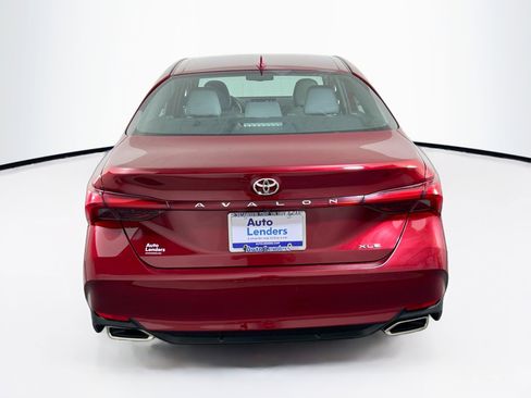 Used 2021 Toyota Avalon XLE w/ Moonroof Package image 6