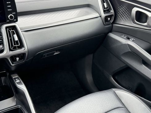Certified 2023 Kia Sorento S w/ Panoramic Sunroof Package FWD image 15