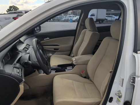 Used 2012 Honda Accord LX image 9