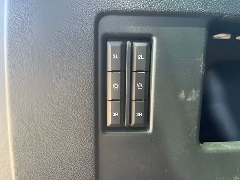 Used 2020 Ford Expedition XLT w/ Equipment Group 202A RWD image 9