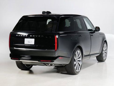 New 2025 Land Rover Range Rover SE image 2