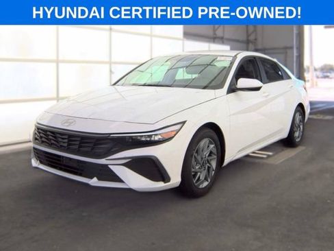 Used 2025 Hyundai Elantra Hybrid FWD image 1