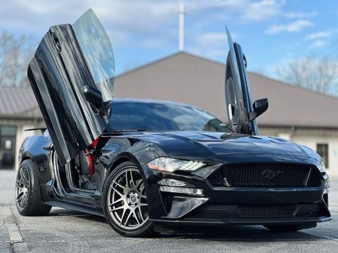Used 2021 Ford Mustang GT Premium w/ Equipment Group 401A image 3