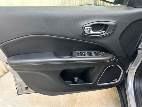 Used 2019 Jeep Compass Latitude w/ Cold Weather Group image 26