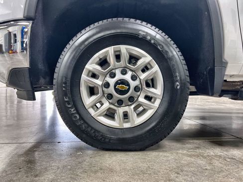 Used 2025 Chevrolet Silverado 2500 LT w/ Convenience Package AWD/4WD image 12