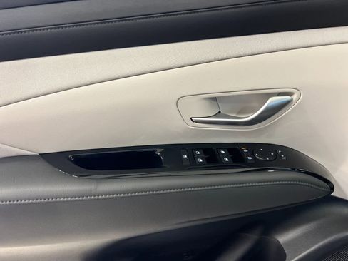 New 2025 Hyundai Tucson Limited image 12