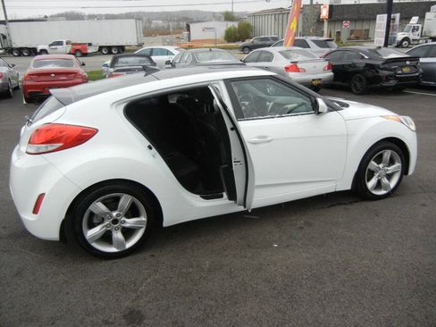 Used 2013 Hyundai Veloster image 20