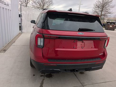 Used 2025 Ford Explorer ST-Line w/ ST-Line Street Pack image 15