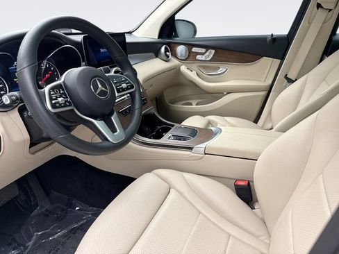 Used 2020 Mercedes-Benz GLC 300 4MATIC image 10