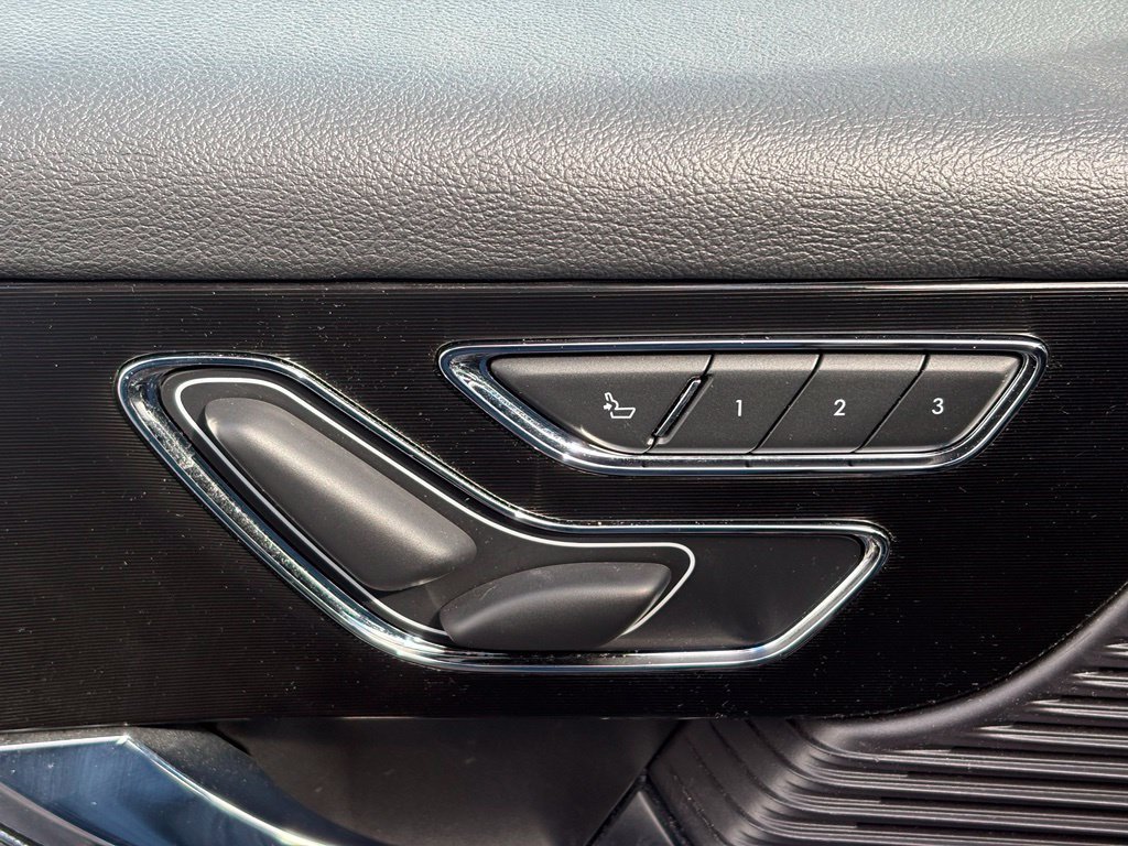 Certified 2022 Lincoln Corsair AWD w/ Premium Package image 9