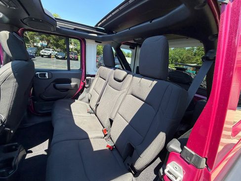 Used 2021 Jeep Wrangler Unlimited Sport AWD/4WD image 30