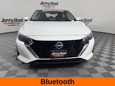 Used 2024 Nissan Sentra SV FWD image 4