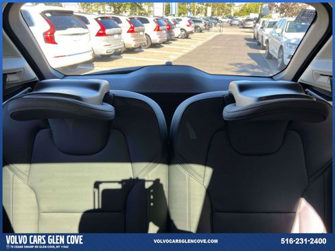 Used 2025 Volvo XC90 B6 Plus w/ Protection Package Premier image 11