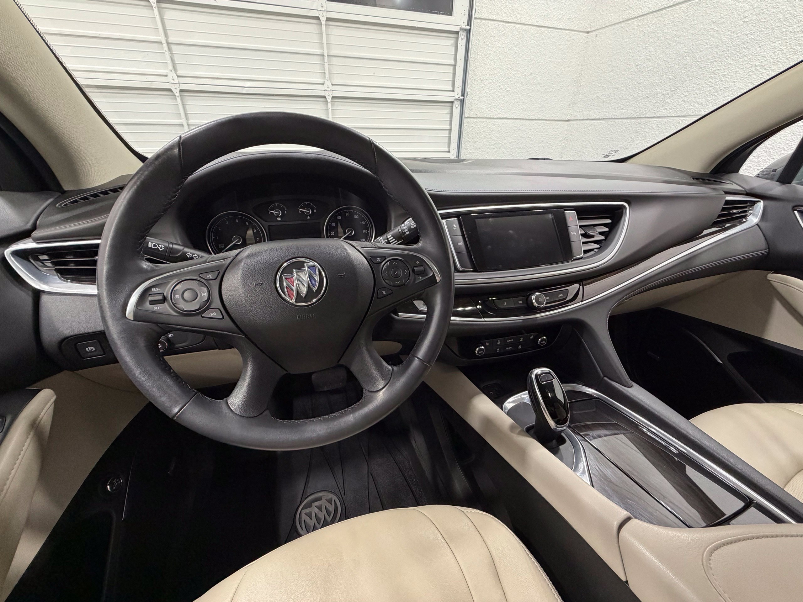 Used 2020 Buick Enclave Essence w/ Sound and Sites Package AWD/4WD image 43