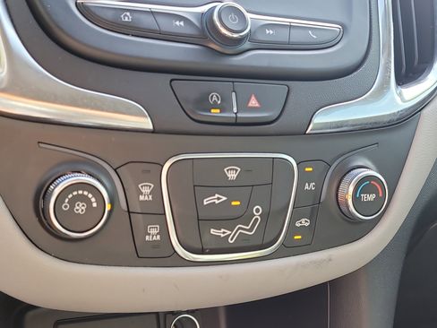 Used 2022 Chevrolet Equinox LS FWD image 25