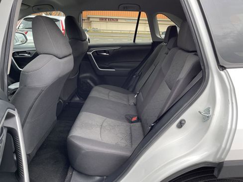 Used 2021 Toyota RAV4 XLE AWD/4WD image 13