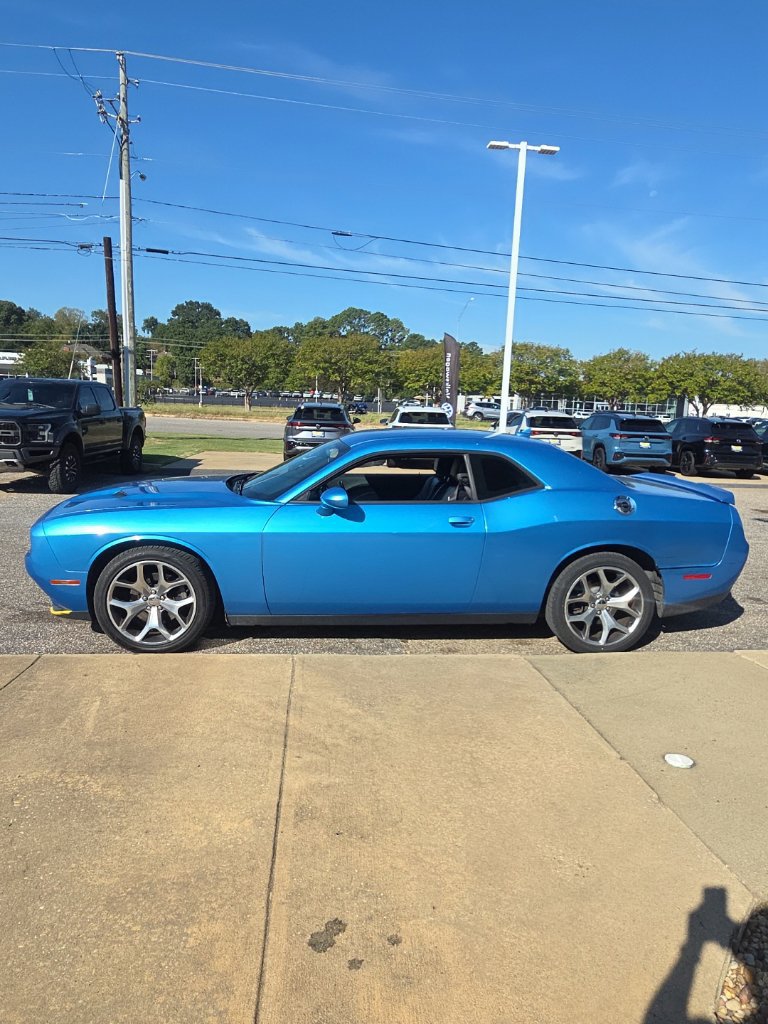Used 2015 Dodge Challenger SXT Plus w/ Driver Convenience Group RWD image 4