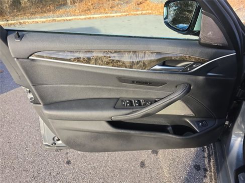 Used 2023 BMW 530i xDrive 530i xDrive image 19