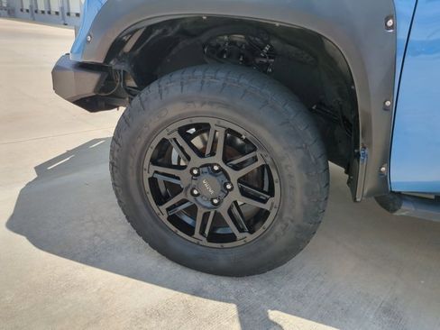 Used 2019 Toyota Tundra SR5 w/ SR5 Upgrade Package image 23