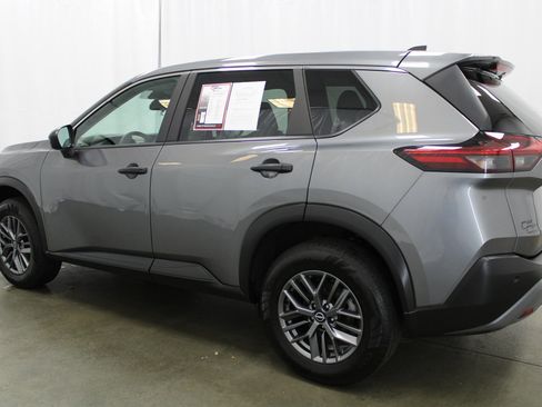 Used 2023 Nissan Rogue S image 8