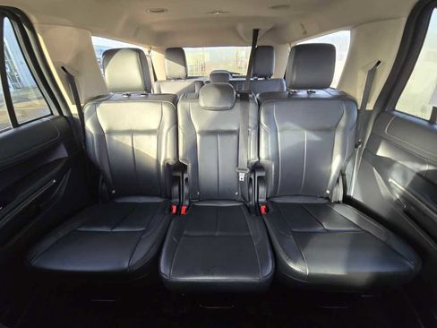 Used 2024 Ford Expedition Max XLT image 18