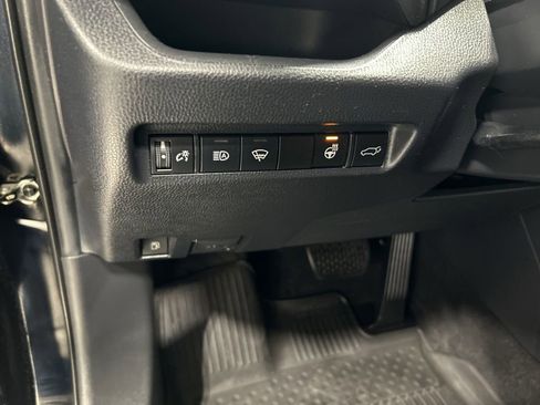 Used 2020 Toyota RAV4 XLE w/ Convenience Package AWD/4WD image 14