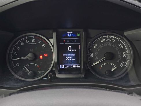 Used 2022 Toyota Tacoma TRD Off-Road image 26