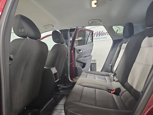 Used 2024 Chevrolet Trax LS w/ LS Convenience Package FWD image 17