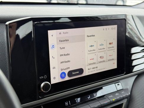 Used 2025 Toyota Camry SE image 22