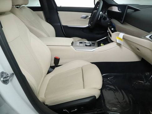Certified 2025 BMW 330i xDrive Sedan w/ Premium Package image 34
