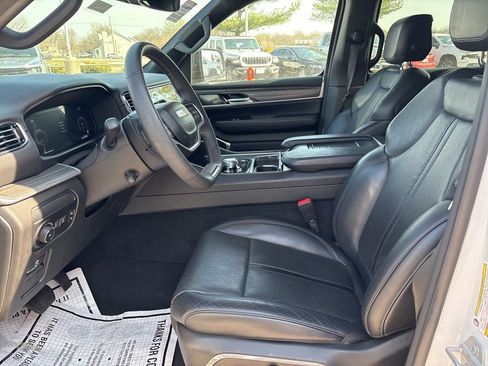 Used 2023 Jeep Wagoneer Series III w/ Preferred Equipment Group image 59