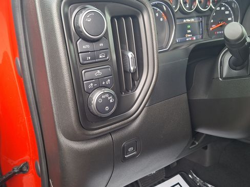 Used 2022 Chevrolet Silverado 1500 Custom w/ Rally Edition AWD/4WD image 10