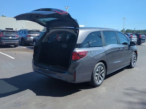 New 2026 Honda Odyssey EX-L image 2