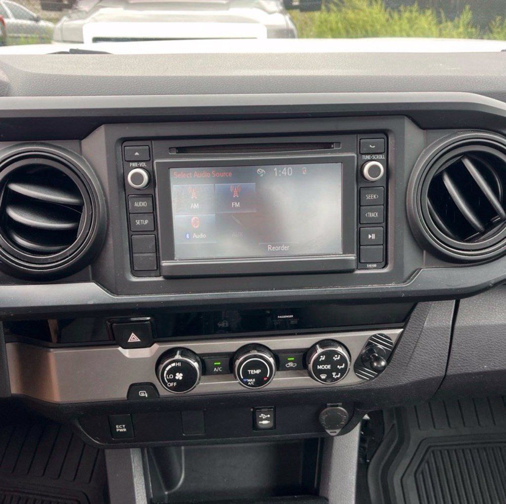 Used 2017 Toyota Tacoma SR RWD image 17