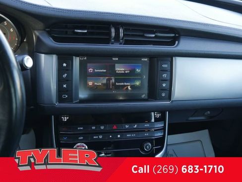 Used 2017 Jaguar XF Premium image 42
